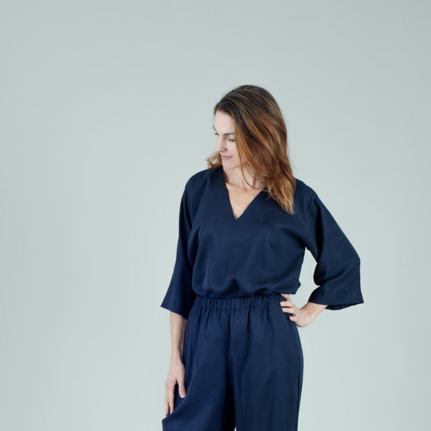Tencel Damenshirt mit Kimonoärmeln Dunkelblau, Urheber: Mini & Eve