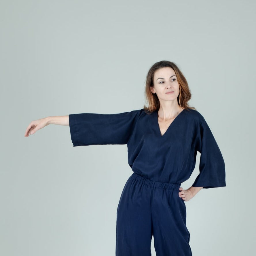 Tencel Damenshirt mit Kimonoärmeln Dunkelblau, Urheber: Mini & Eve