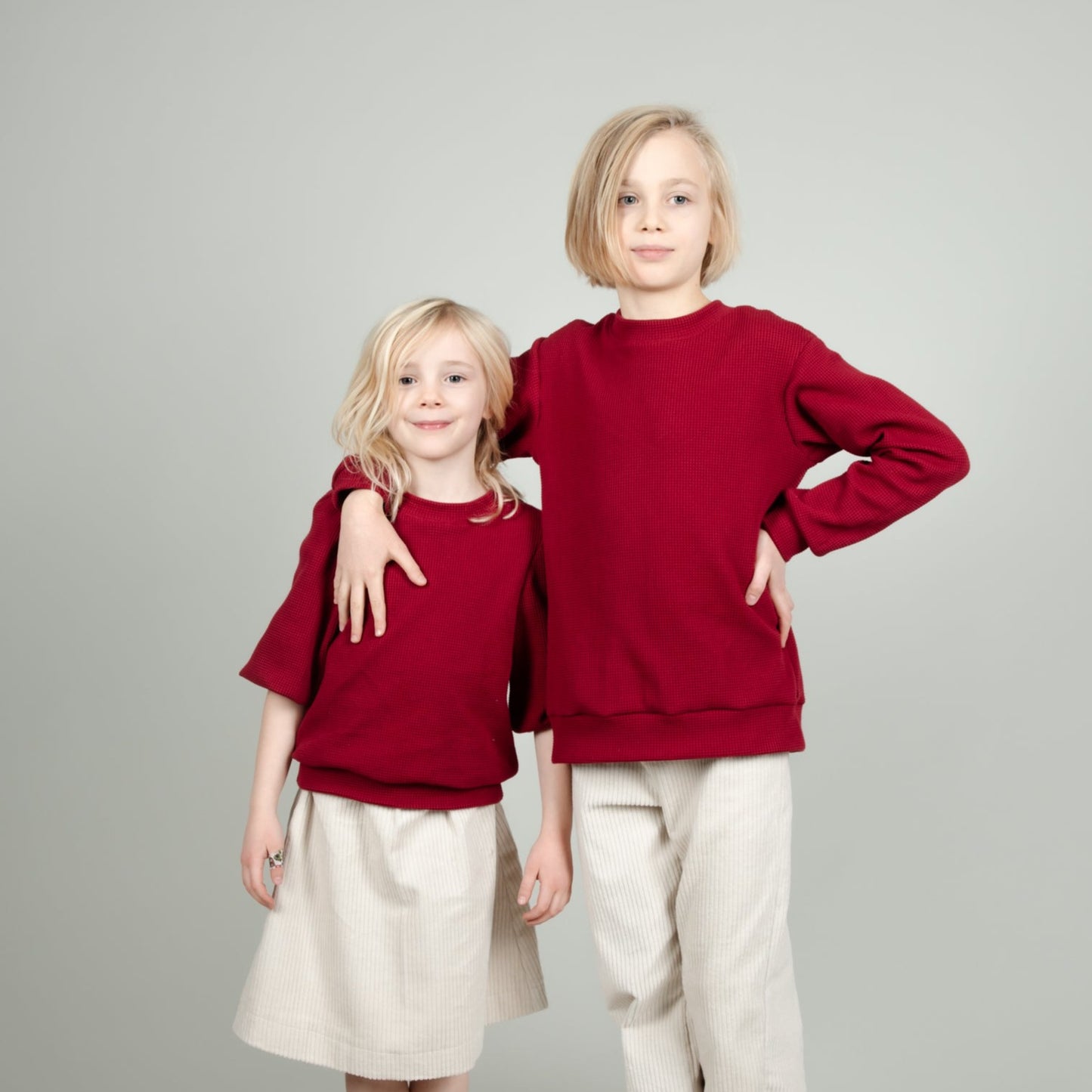 Kinderpulli aus Waffelstrick in Rot, Urheber: Mini & Eve