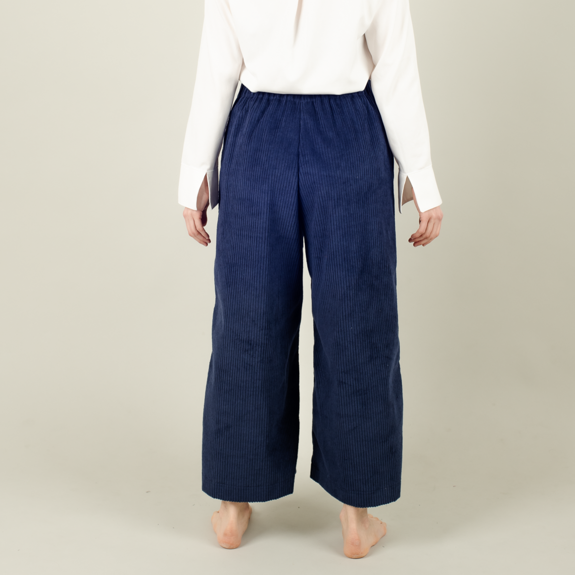Damenhose Cord Dunkelblau; Urheber: Mini & Eve