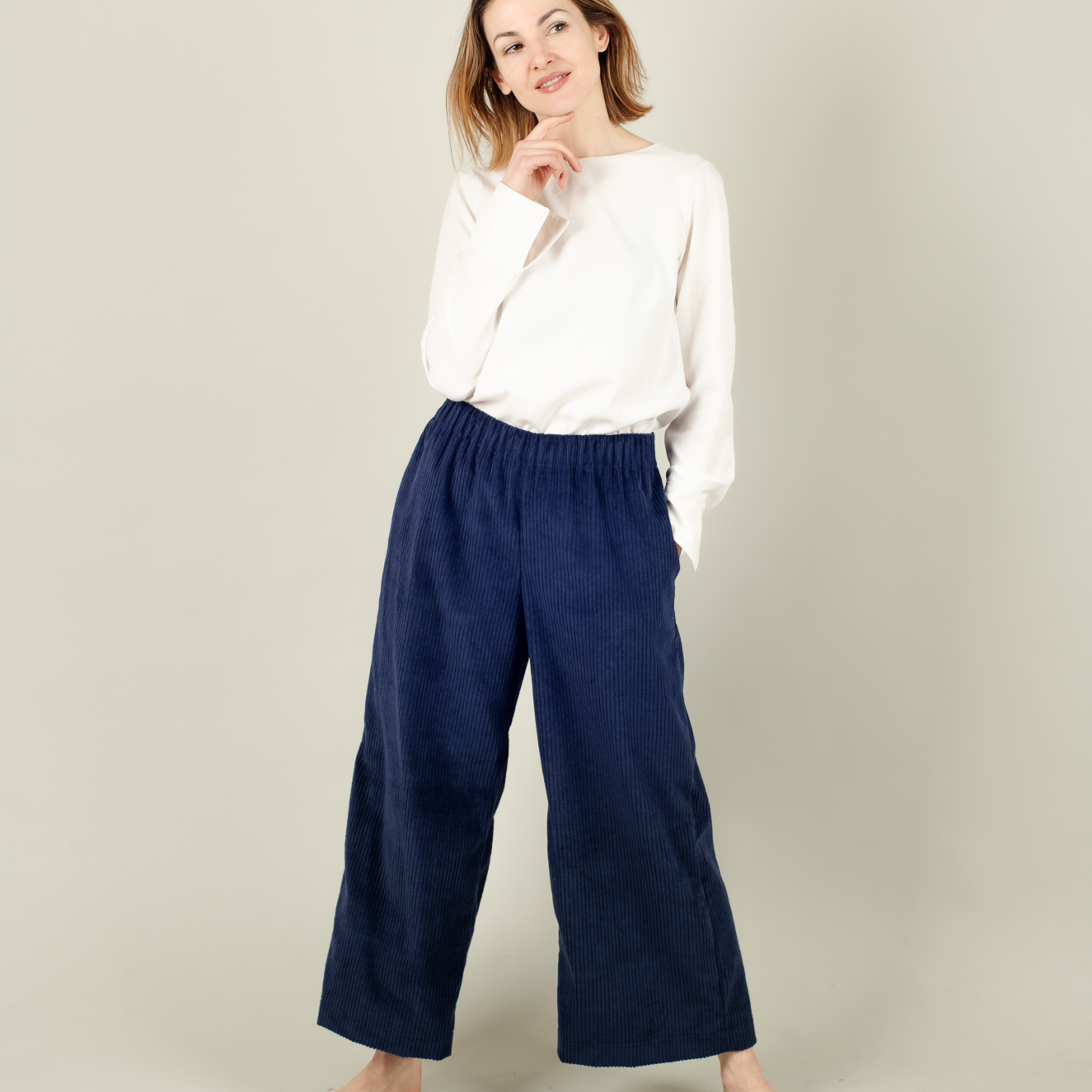 Damenhose Cord Dunkelblau; Urheber: Mini & Eve