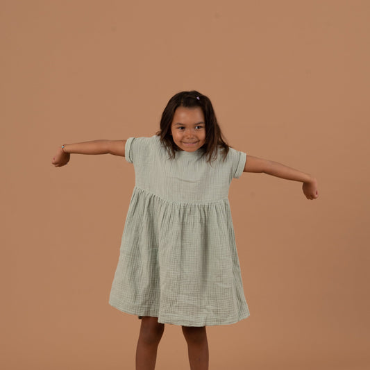 MIA Kinderkleid Musselin Mint Vorderansicht, Urheber: Mini & Eve