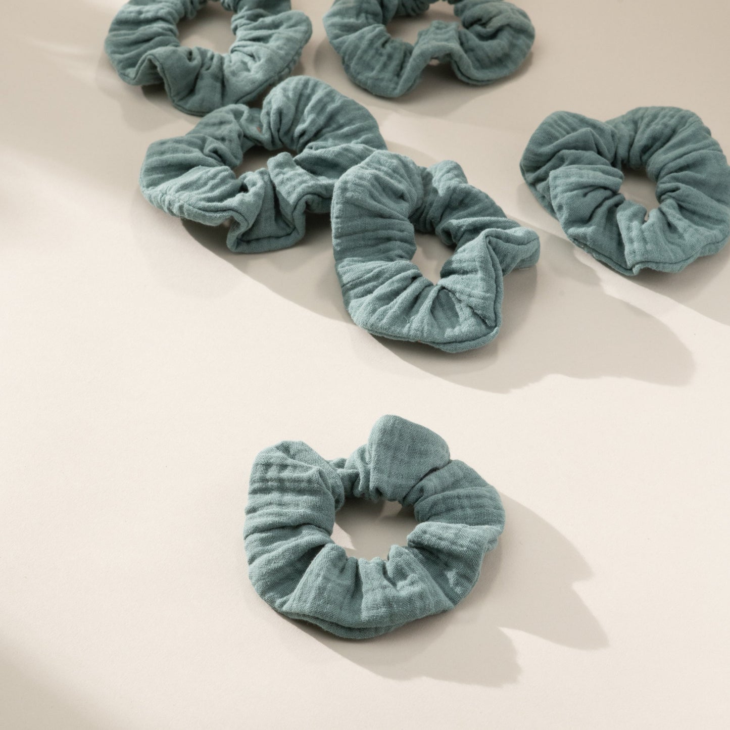 Scrunchie Haargummi Musselin Petrol, Urheber: Mini & Eve