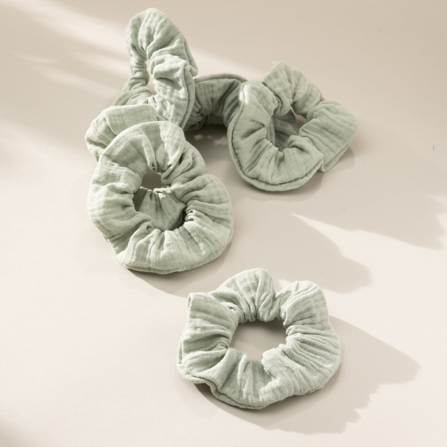 Scrunchie Haargummi Musselin Pale Mint, Urheber: Mini & Eve