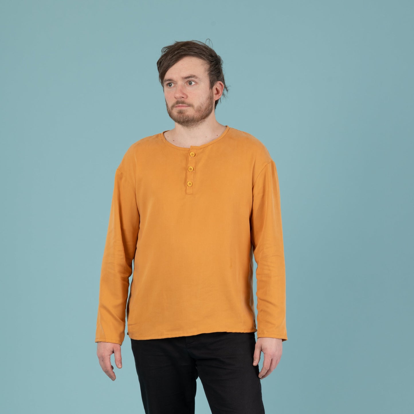 Herrenshirt Tencel in der Farbe Mango mit Knopfleiste, Gelb, Urheber: Mini & Eve