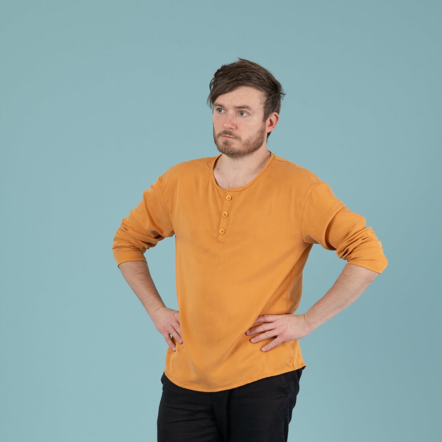 Herrenshirt Tencel in der Farbe Mango mit Knopfleiste, Gelb, Urheber: Mini & Eve