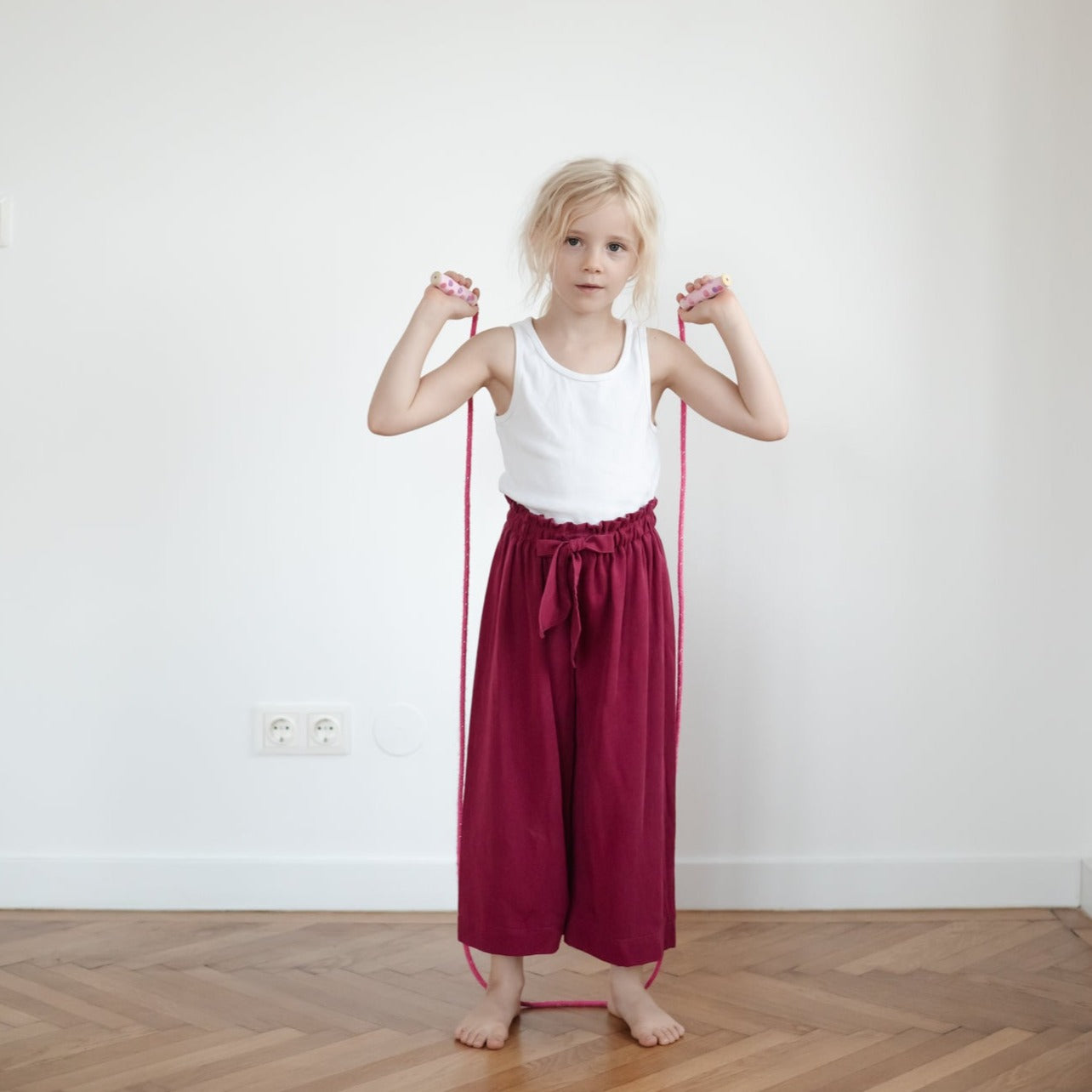 Tencel Kinderhose in Berry Pink mit Schleife und Paperbag-Bund, Mädchenhose; Urheber: Mini & Eve