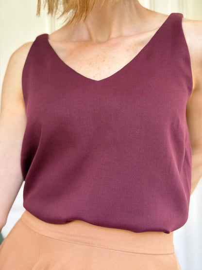 ärmelloses Trägershirt aus Tencel in Bordeaux Rot; Urheber: Mini & Eve