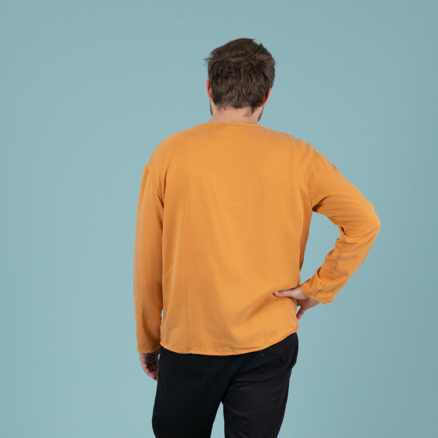 Herrenshirt Tencel in der Farbe Mango mit Knopfleiste, Gelb, Urheber: Mini & Eve